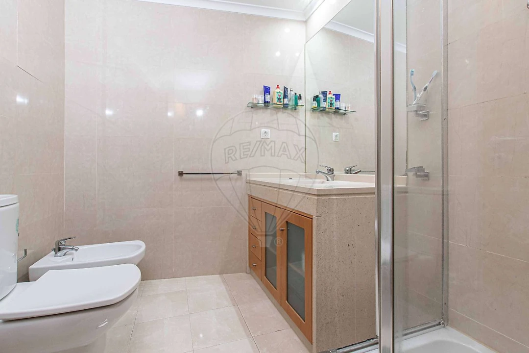 Apartamento T4 para Venda em São Domingos de Rana Foto 17
