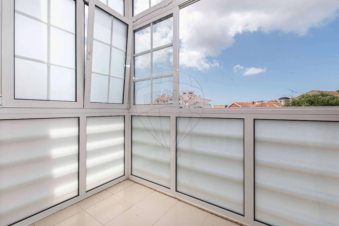 Apartamento T4 para Venda em São Domingos de Rana Foto 15