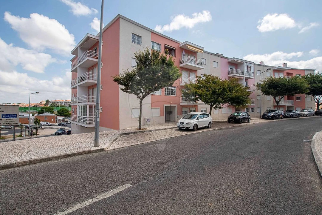 Apartamento T4 para Venda em São Domingos de Rana Foto 1