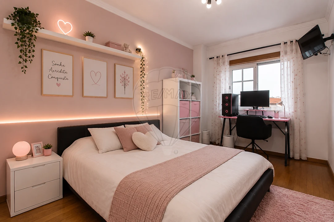 Apartamento T4 para Venda em São Domingos de Rana Foto 10