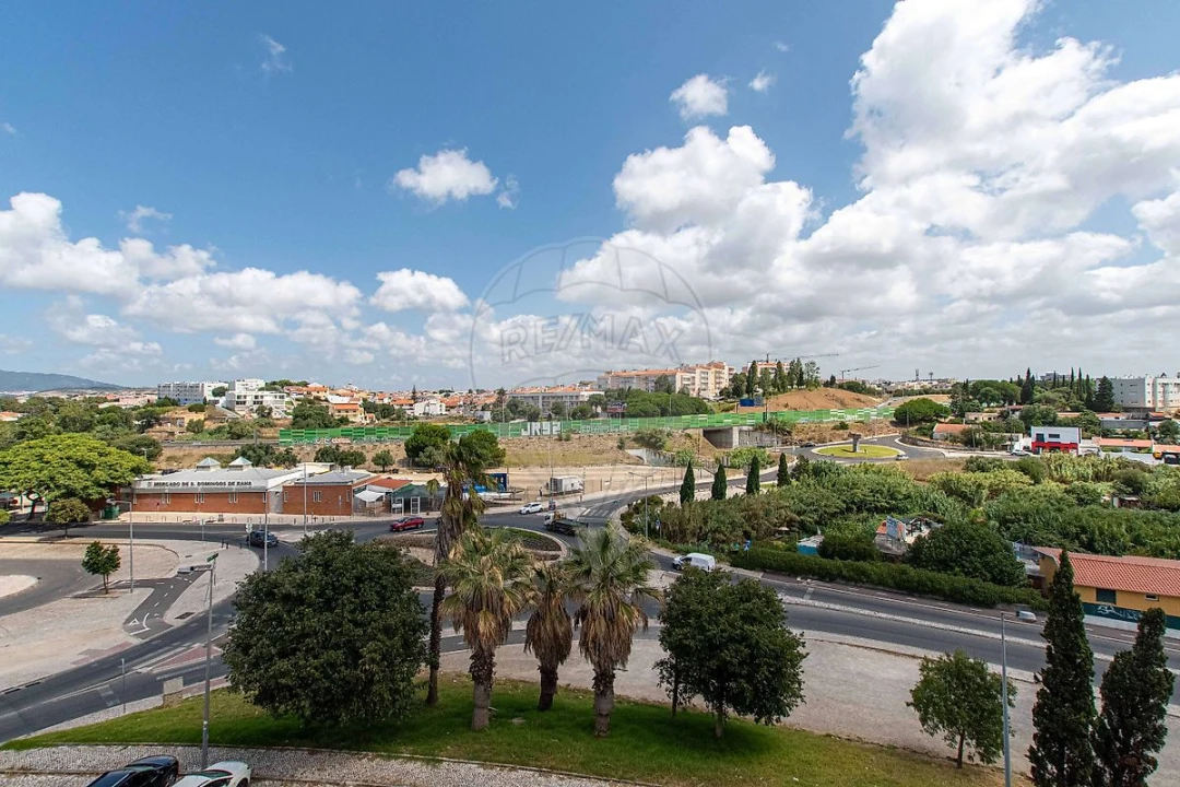 Apartamento T4 para Venda em São Domingos de Rana Foto 25