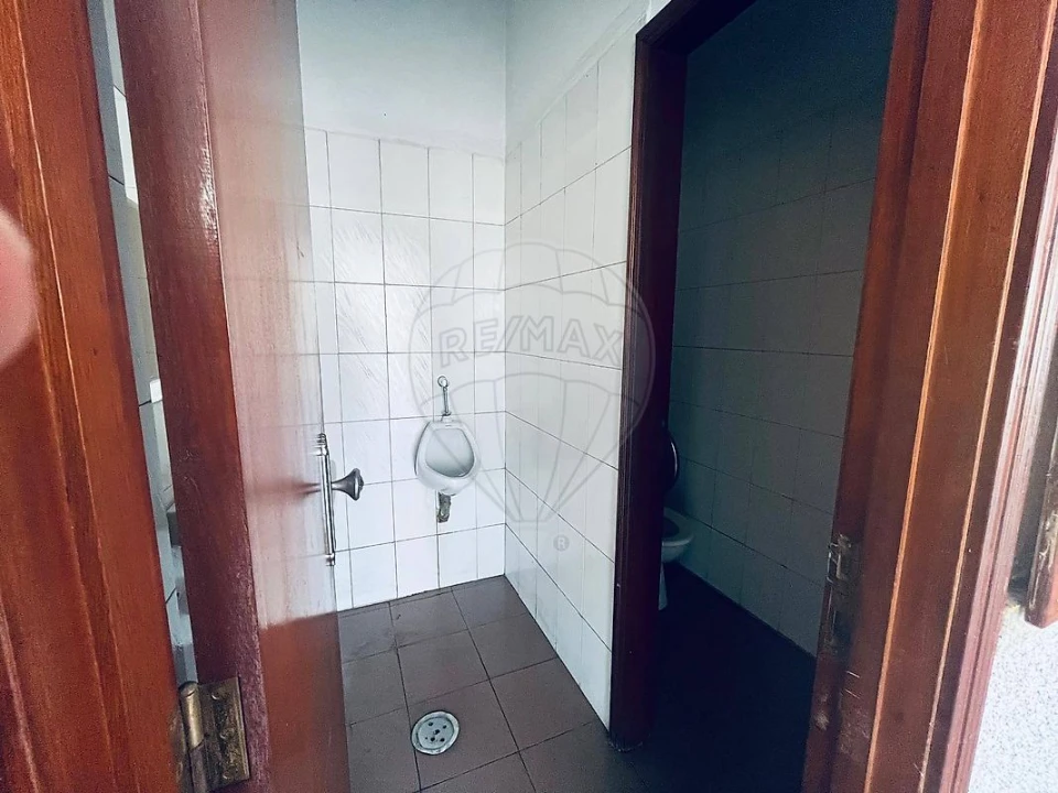 Loja para Arrendamento em Cidade da Maia Foto 17