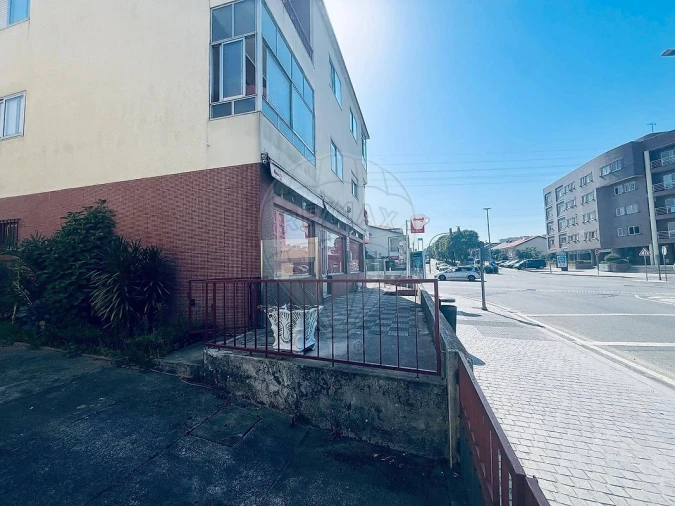 Loja para Arrendamento em Cidade da Maia Foto 11