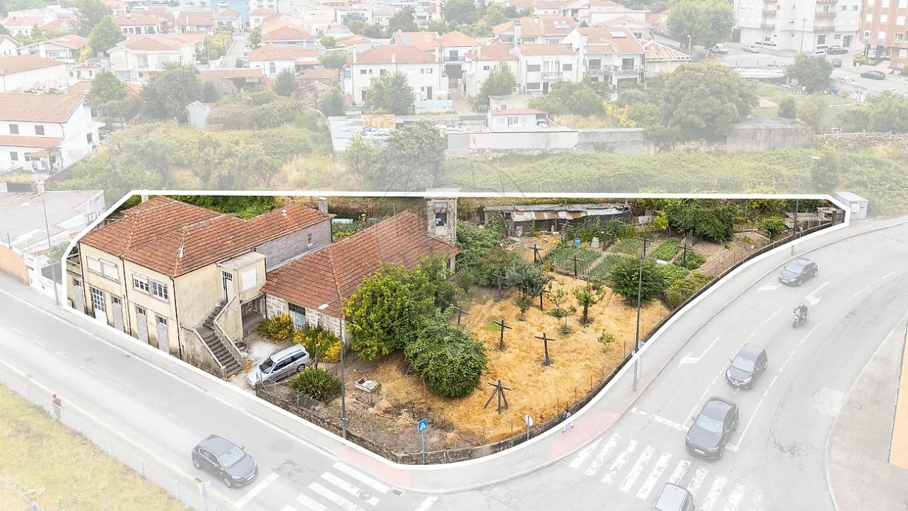 Terreno para Venda em Ermesinde Foto 1