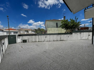 Moradia T4 para Venda em Campanhã