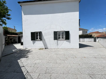 Moradia T4 para Venda em Campanhã