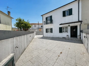 Moradia T4 para Venda em Campanhã