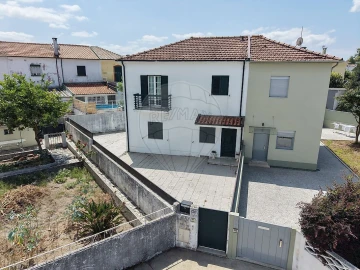 Moradia T4 para Venda em Campanhã