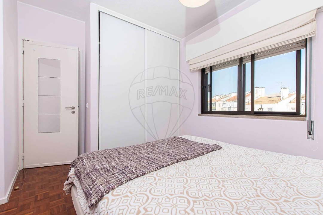 Apartamento T1 para Venda em Avenidas Novas Foto 1