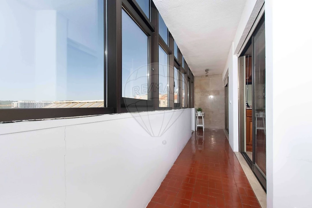 Apartamento T1 para Venda em Avenidas Novas Foto 9