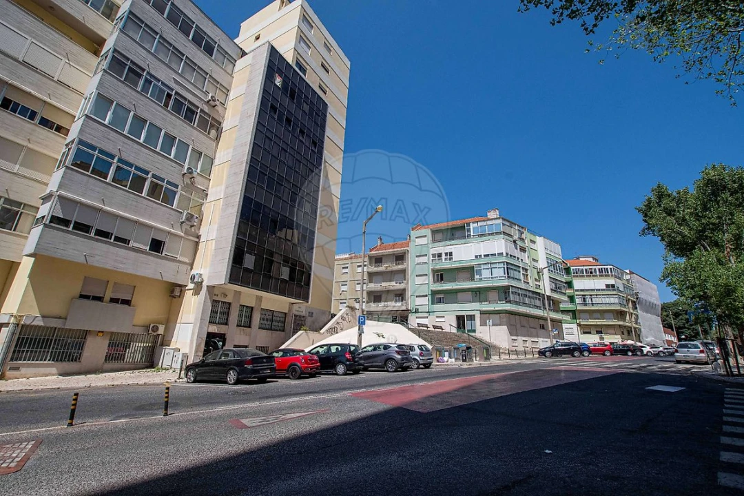 Apartamento T1 para Venda em Avenidas Novas Foto 17
