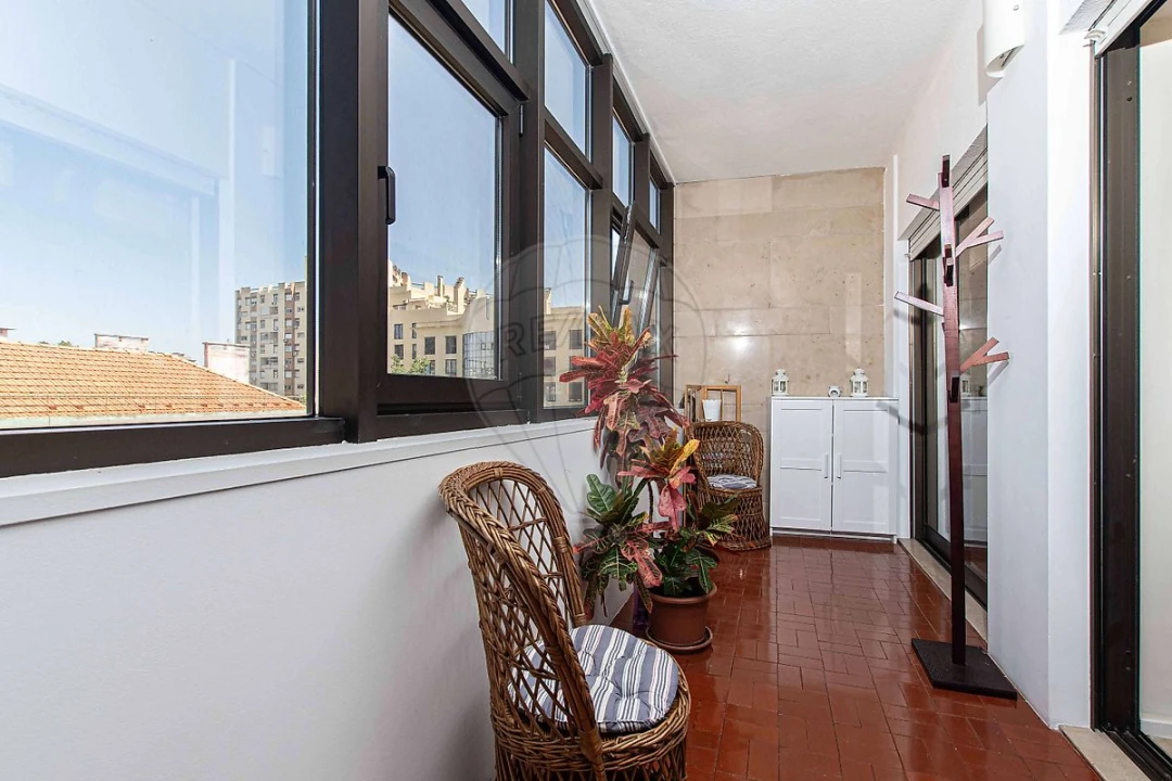 Apartamento T1 para Venda em Avenidas Novas Foto 7