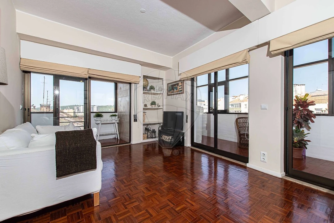 Apartamento T1 para Venda em Avenidas Novas Foto 2