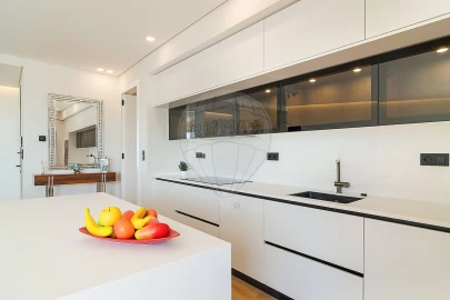 Apartamento T3 para Arrendamento em Carnaxide e Queijas