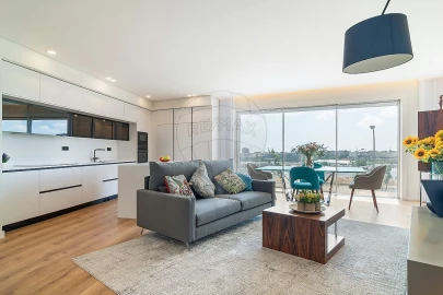 Apartamento T3 para Arrendamento em Carnaxide e Queijas