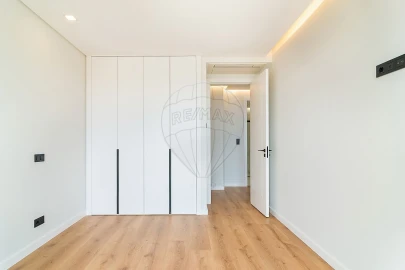 Apartamento T3 para Arrendamento em Carnaxide e Queijas