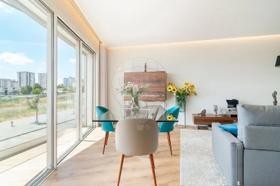 Apartamento T3 para Arrendamento em Carnaxide e Queijas
