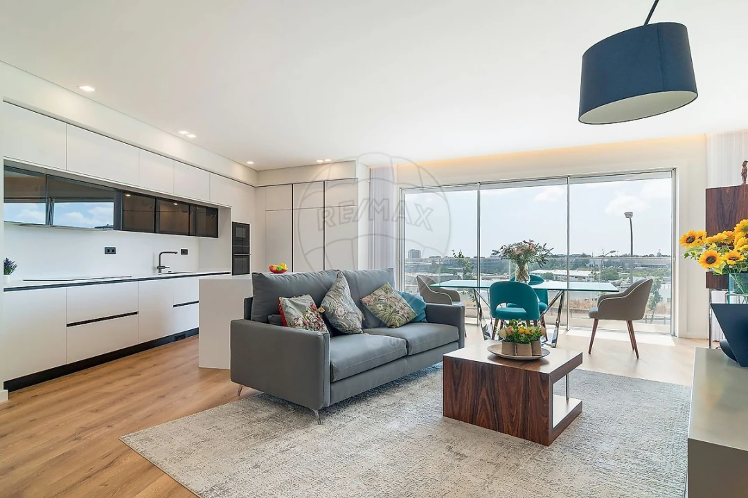 Apartamento T3 para Arrendamento em Carnaxide e Queijas Foto 4