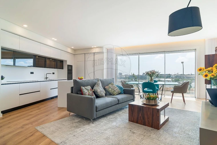 Apartamento T3 para Arrendamento em Carnaxide e Queijas Foto 4
