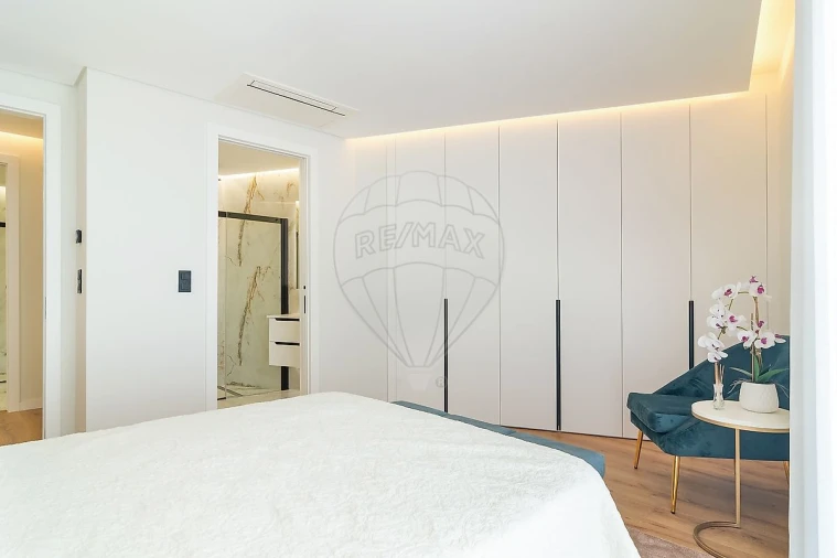 Apartamento T3 para Arrendamento em Carnaxide e Queijas Foto 14