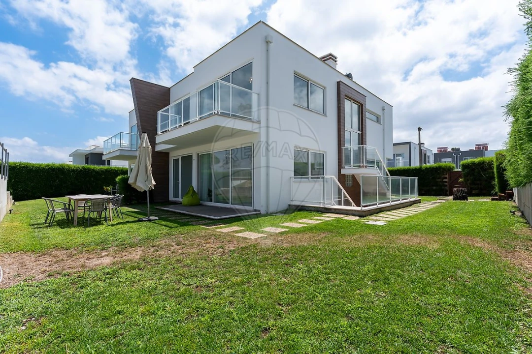 Moradia T3 para Venda em Vau Foto 10