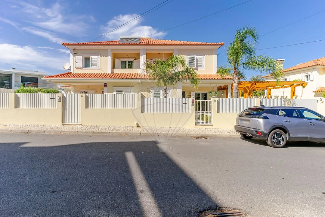 Moradia T4 para Venda em Charneca de Caparica e Sobreda Foto 37