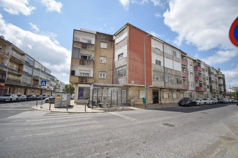 Apartamento T2 para Venda em Falagueira-Venda Nova Foto 4