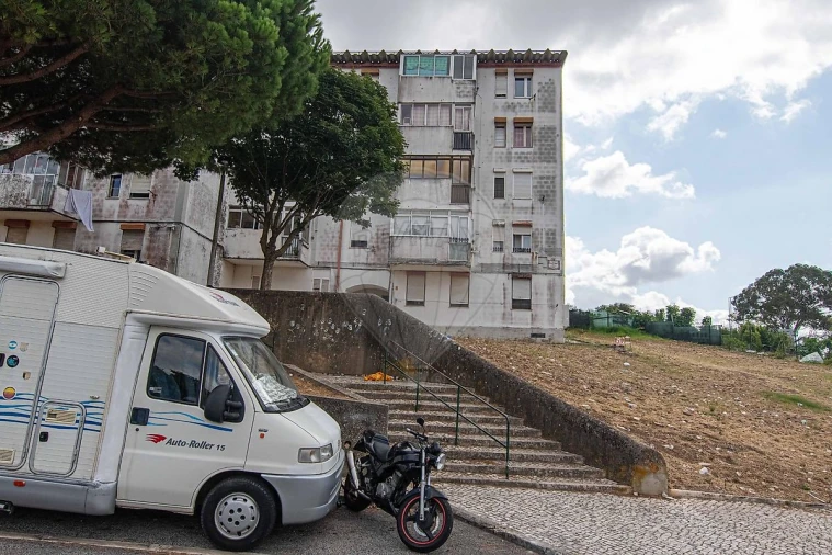 Apartamento T3 para Venda em Massamá e Monte Abraão Foto 15