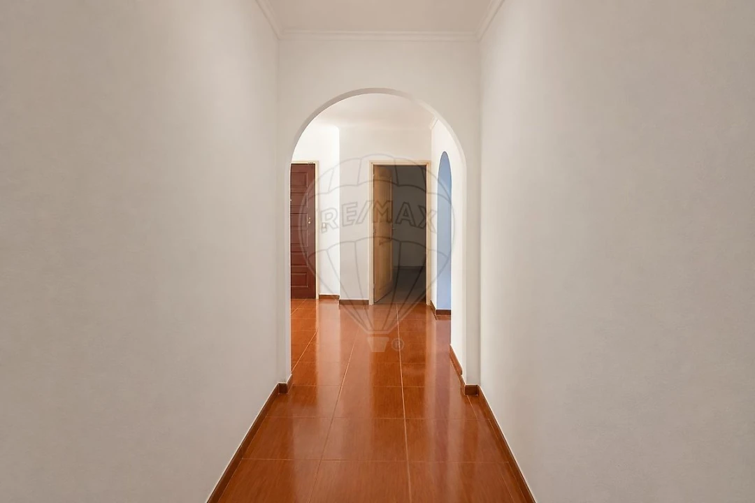 Apartamento T4 para Venda em Agualva e Mira-Sintra Foto 7
