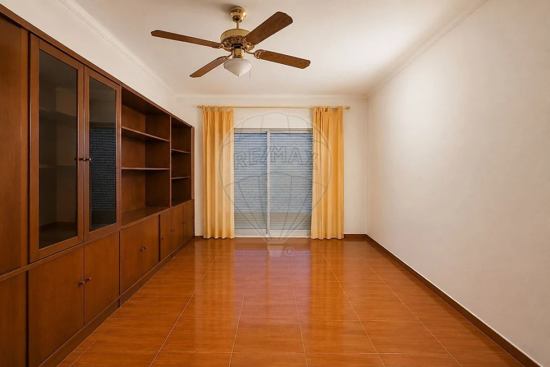 Apartamento T4 para Venda em Agualva e Mira-Sintra Foto 2
