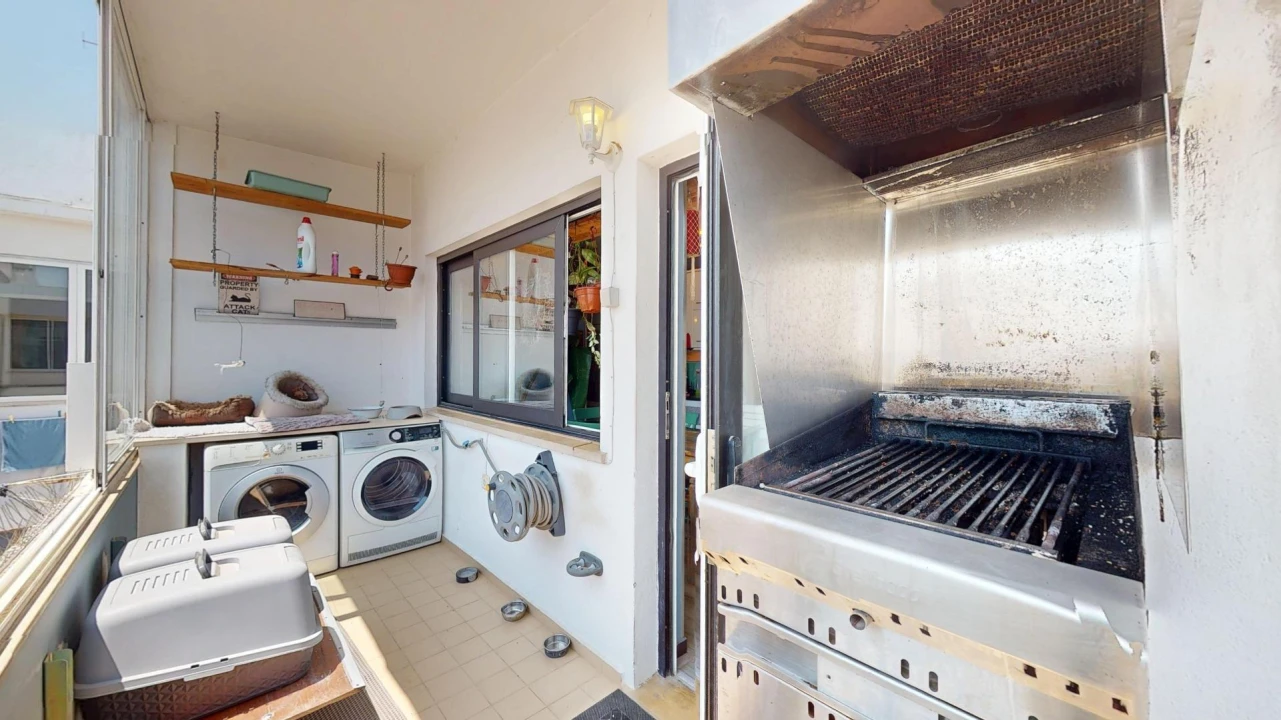 Apartamento T4 para Venda em Portimão Foto 7