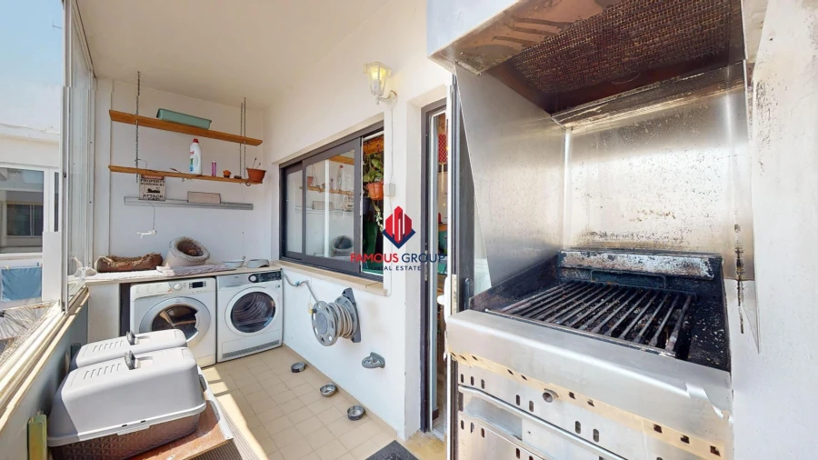 Apartamento T4 para Venda em Portimão Foto 7