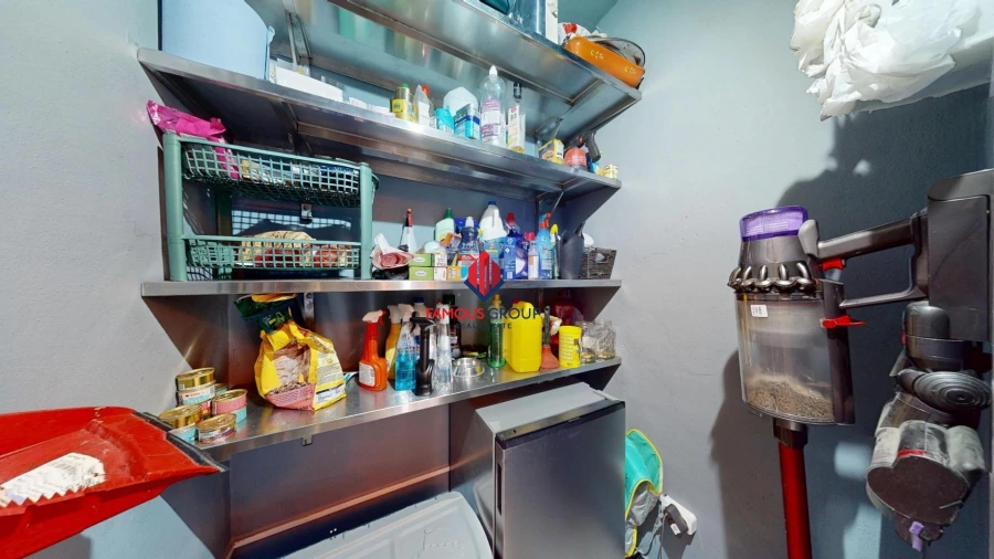 Apartamento T4 para Venda em Portimão Foto 9