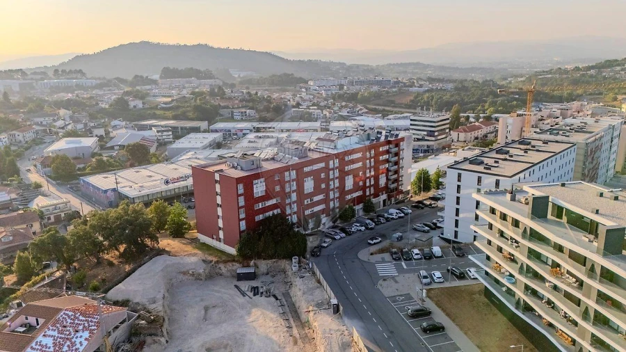 Apartamento T3 para Venda em Ferreiros e Gondizalves Foto 2