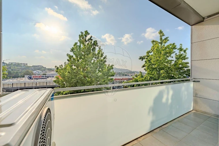 Apartamento T3 para Venda em Ferreiros e Gondizalves Foto 26