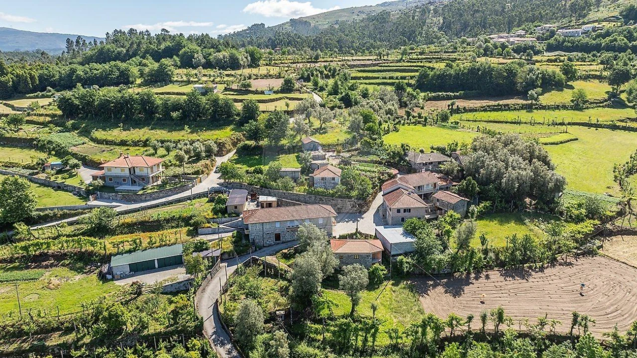 Moradia T1 para Venda em Sobradelo da Goma Foto 10