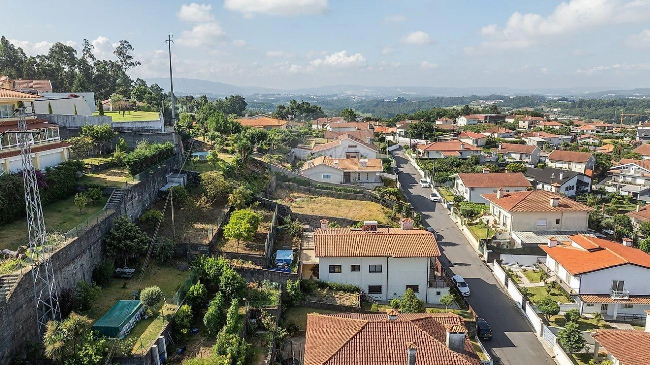 Moradia T5 para Venda em Vila Nova de Famalicão e Calendário Foto 32