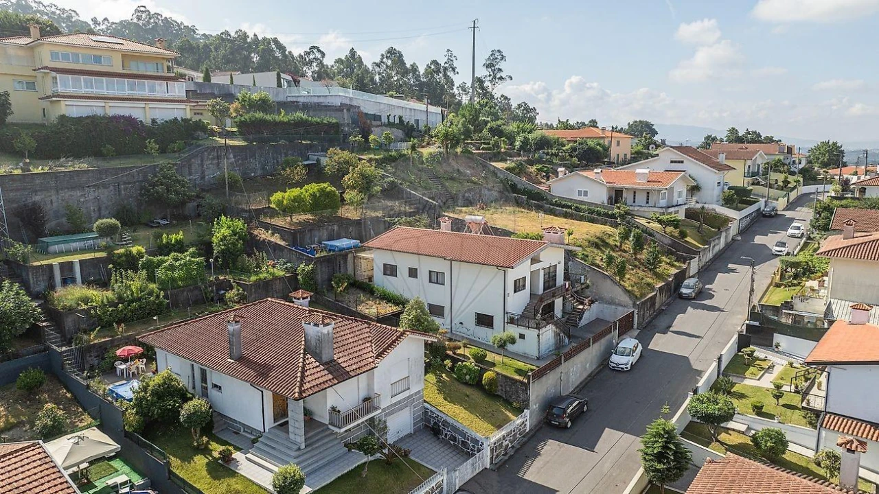 Moradia T5 para Venda em Vila Nova de Famalicão e Calendário Foto 37