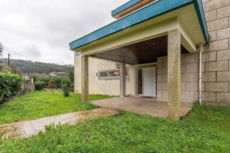 Moradia T4 para Venda em Calvos e Frades Foto 37