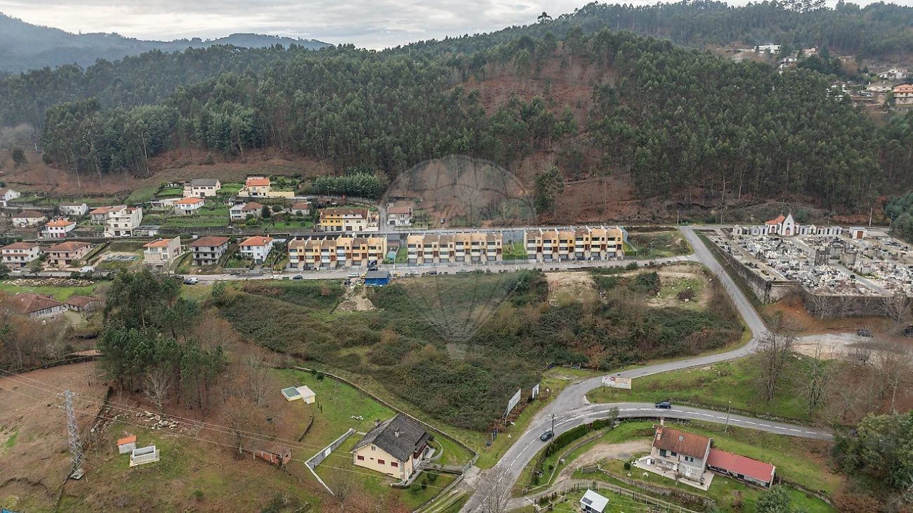 Terreno para Venda em Vieira do Minho Foto 1