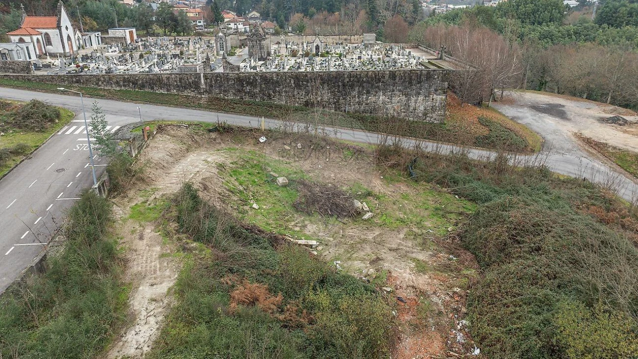 Terreno para Venda em Vieira do Minho Foto 8