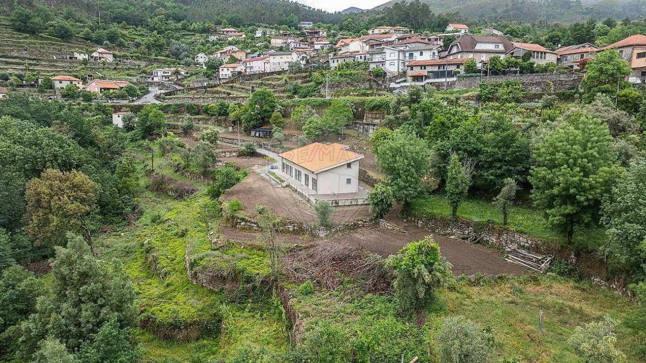 Moradia T3 para Venda em Valdosende Foto 10