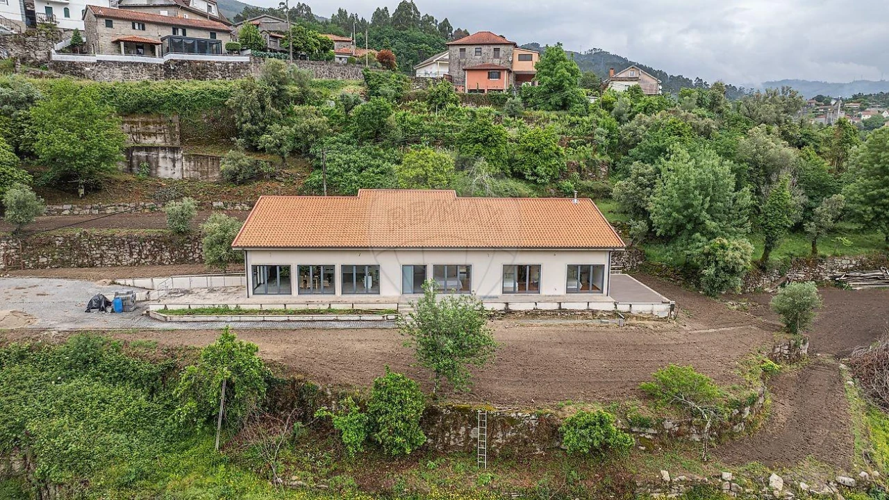 Moradia T3 para Venda em Valdosende Foto 6