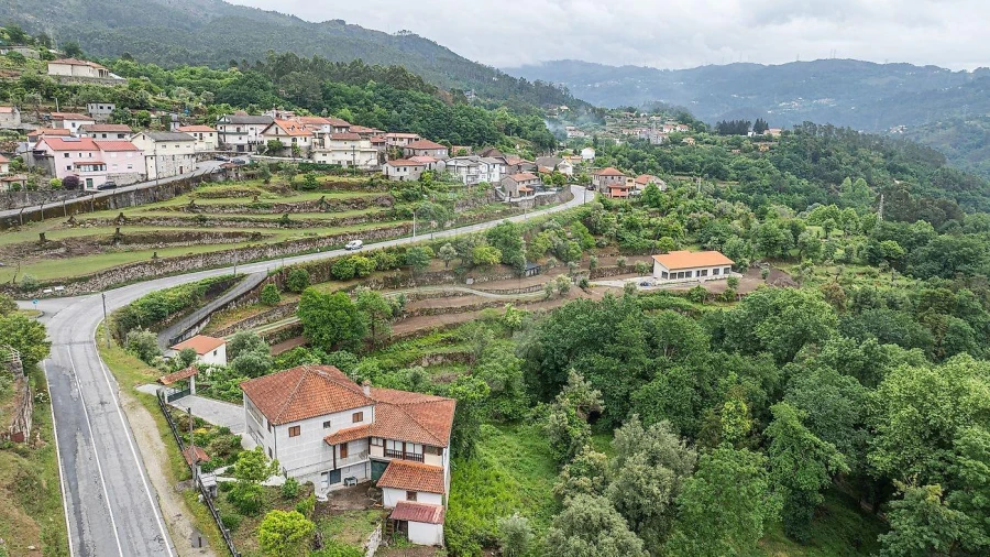 Moradia T3 para Venda em Valdosende Foto 11