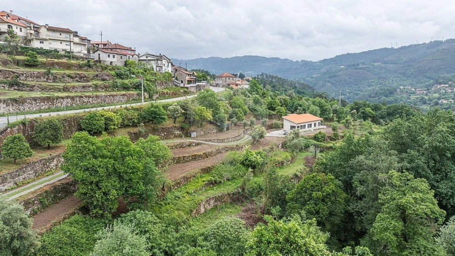Moradia T3 para Venda em Valdosende Foto 9