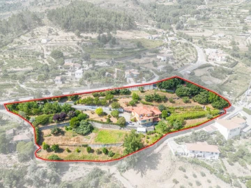 Moradia T5 para Venda em Gestaço