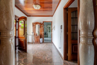 Moradia T5 para Venda em Gestaço