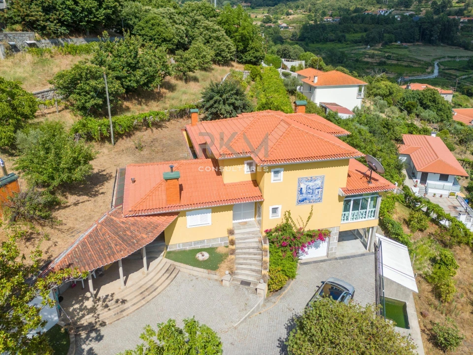 Moradia T5 para Venda em Gestaço Foto 3