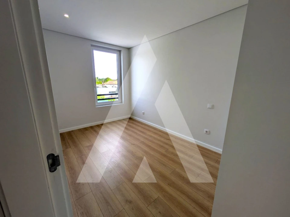 Apartamento T3 para Arrendamento em Esgueira Foto 11