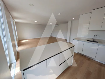 Apartamento T3 para Arrendamento em Esgueira